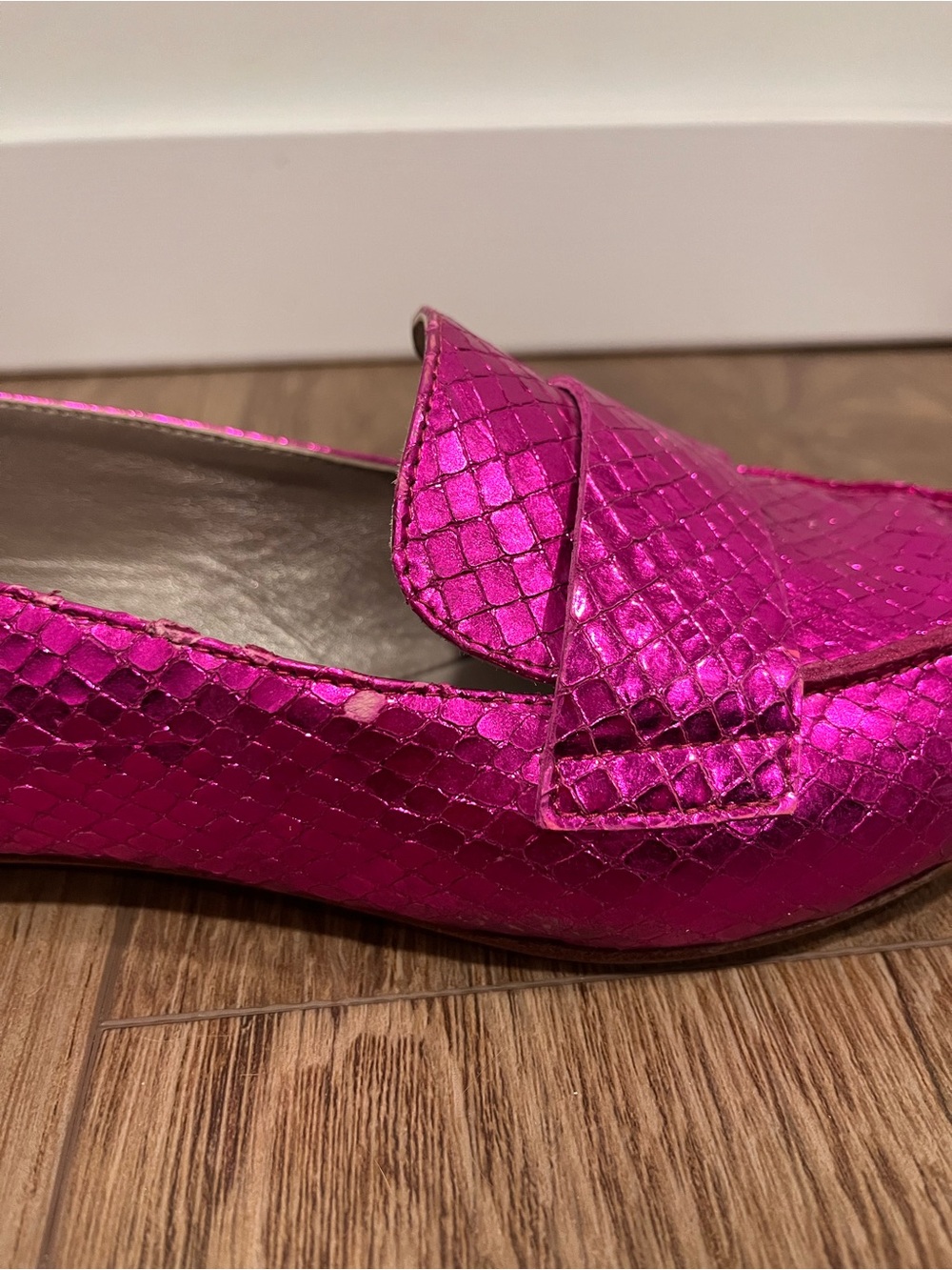 AGL softy pointy toe moccasin loafer Fuschia snake - Picture 9 of 16